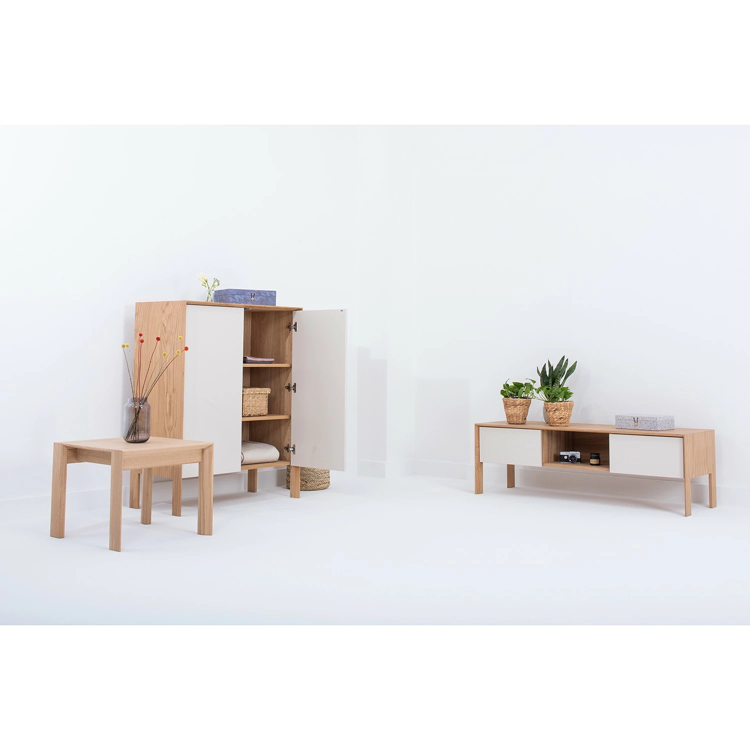 Studio Copenhagen Kommode Maayka - Eiche teilmassiv - Mushroom Creme / Eiche Hell 4 Studio Copenhagen Kommode Maayka - Eiche teilmassiv - Mushroom Creme / Eiche Hell – Bild 4