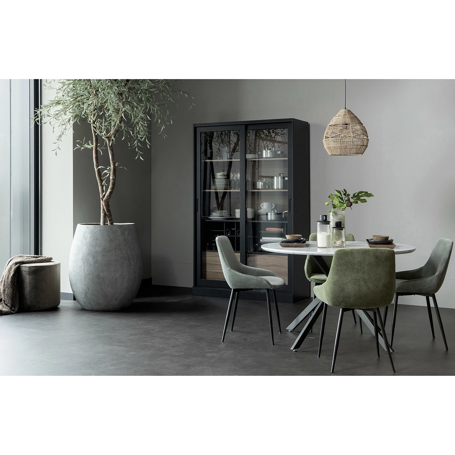 Red Living Vitrinenschrank Bomba - Kiefer massiv - Kiefer Schwarz / Kiefer Dunkel 2 Red Living Vitrinenschrank Bomba - Kiefer massiv - Kiefer Schwarz / Kiefer Dunkel – Bild 2