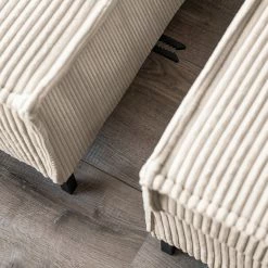 Loftscape Ecksofa Maura - Cordstoff Poppy: Beige - Mit Hocker 19 Loftscape Ecksofa Maura - Cordstoff Poppy: Beige - Mit Hocker -WOHNZIMMERMÖBEL Verkäufe 1000311495 211202 065637000104 DETAILS P000000001000311495