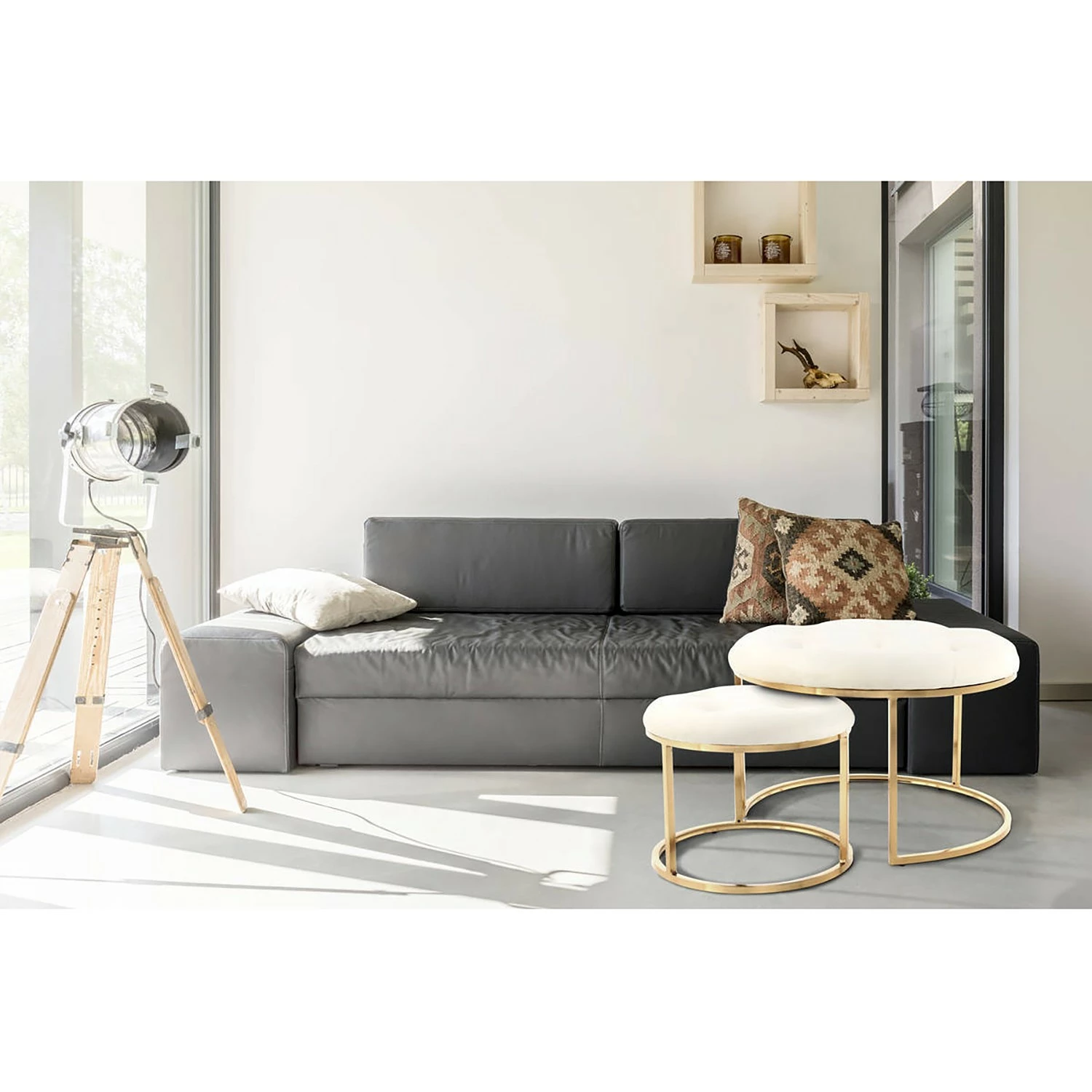 INSTYLE by Kayoom Polsterhocker Myla (2er-Set) - Weiß / Gold 2 INSTYLE by Kayoom Polsterhocker Myla (2er-Set) - Weiß / Gold – Bild 2