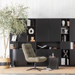 Loftscape Schrank Rozzano I - Kiefer massiv - Kiefer Schwarz 11 Loftscape Schrank Rozzano I - Kiefer massiv - Kiefer Schwarz -WOHNZIMMERMÖBEL Verkäufe 1000342129 220401 021 MOOD DETAILS P000000001000342129 mood