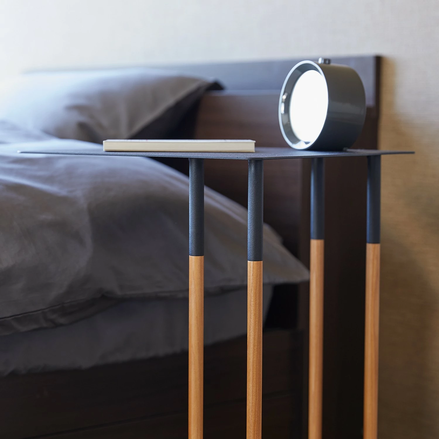 Yamazaki Beistelltisch Plain II - Esche massiv / Metall - Schwarz 9 Yamazaki Beistelltisch Plain II - Esche massiv / Metall - Schwarz – Bild 9