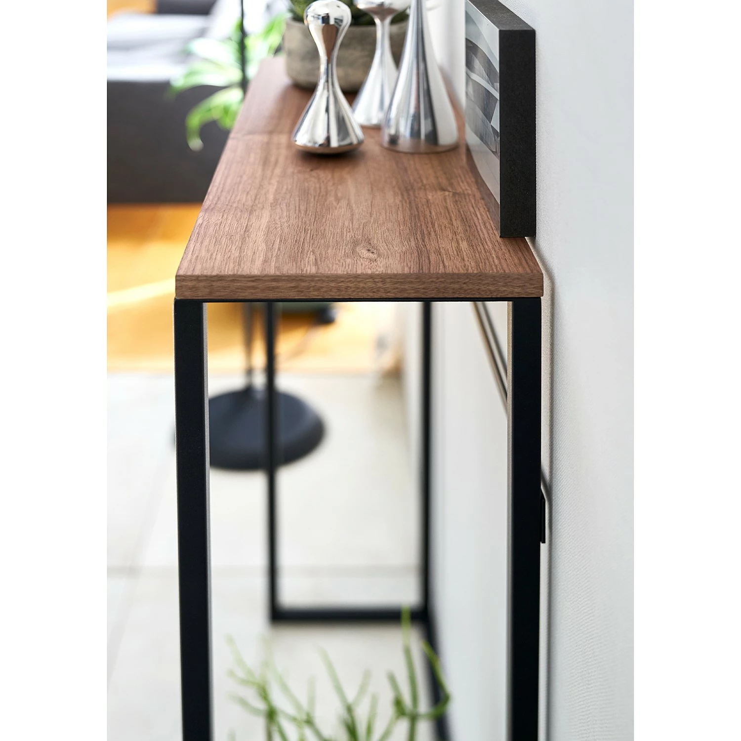 Yamazaki Konsolentisch Tower - Esche massiv / Metall - Schwarz 6 Yamazaki Konsolentisch Tower - Esche massiv / Metall - Schwarz – Bild 6