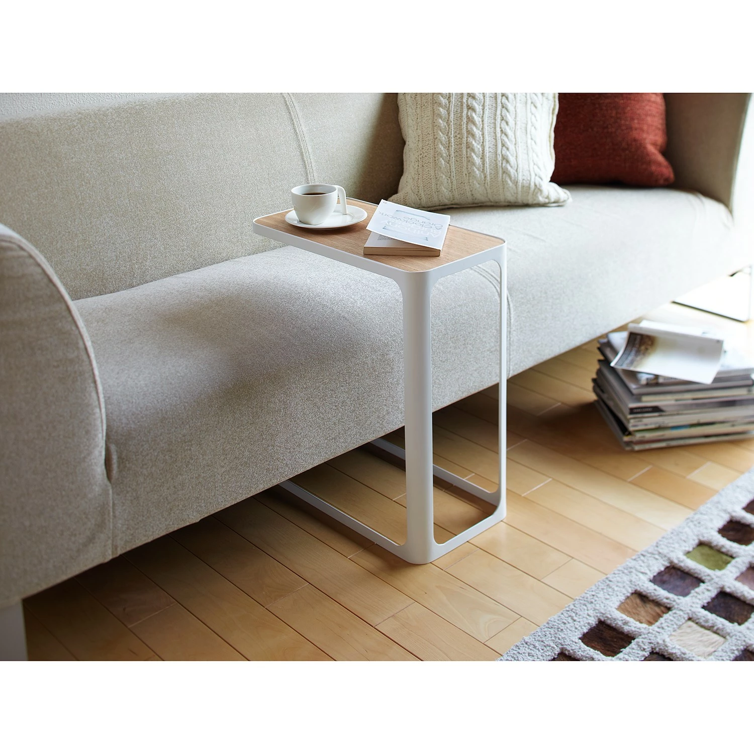 Yamazaki Beistelltisch Frame - Esche massiv / Metall - Weiß 2 Yamazaki Beistelltisch Frame - Esche massiv / Metall - Weiß – Bild 2