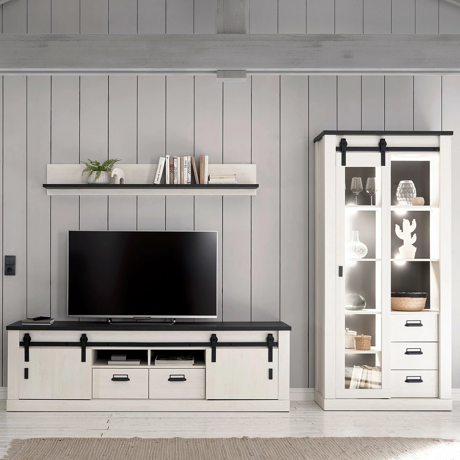 Ridgevalley Wohnwand Shutter V (3-teilig) - Pinie Weiß Dekor 1 Ridgevalley Wohnwand Shutter V (3-teilig) - Pinie Weiß Dekor