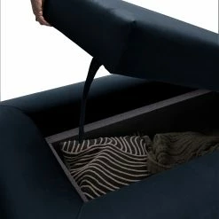 Miu Form Hocker Miu Magic mit Rückenlehne S - Samt Sadia: Dunkelblau -WOHNZIMMERMÖBEL Verkäufe 1000354952 220816 130 DETAILS P000000001000354952