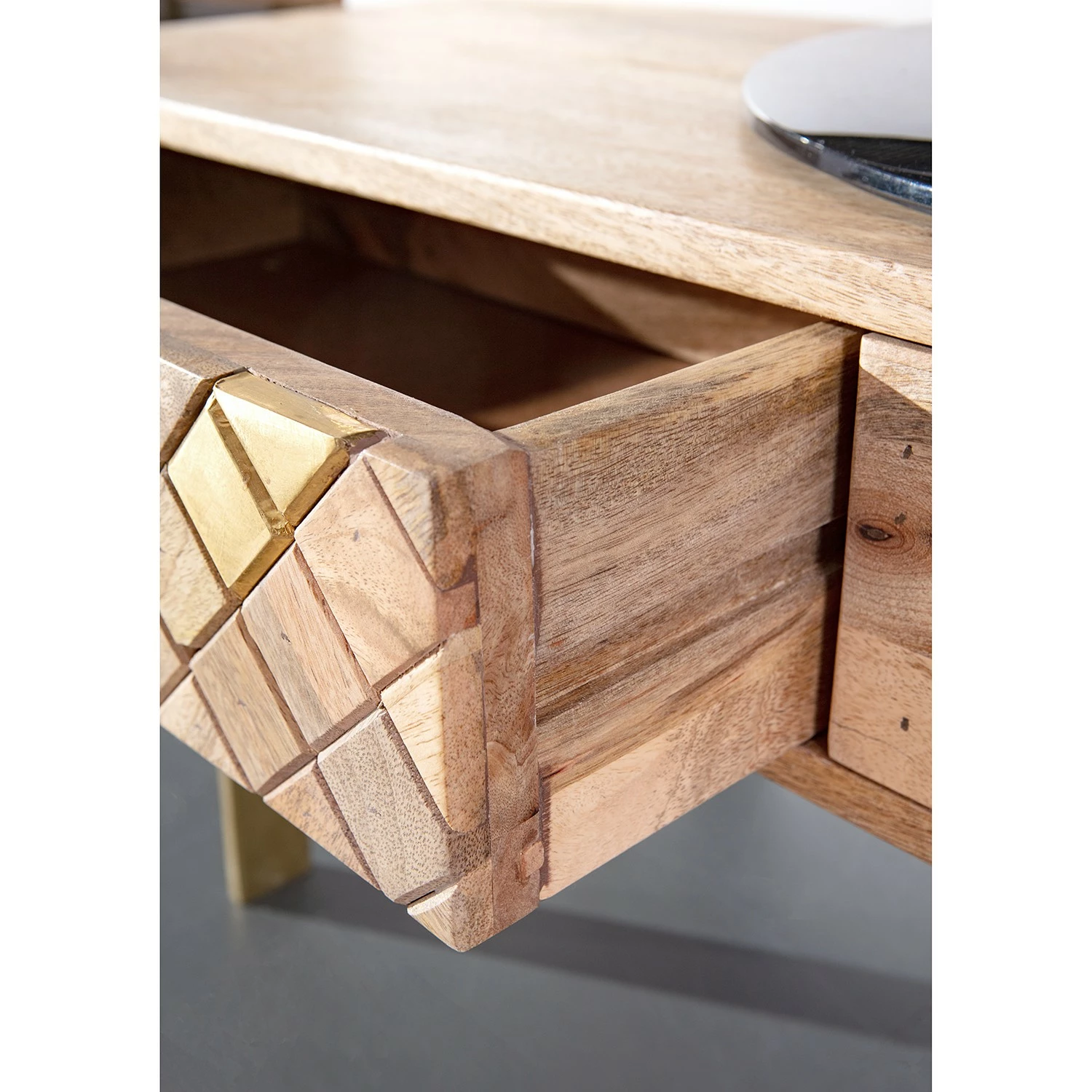 Naturoo TV-Lowboard Yearby - Mango massiv - Mango / Gold 6 Naturoo TV-Lowboard Yearby - Mango massiv - Mango / Gold – Bild 6