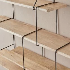 Butlers Wandregal LIMBO - Eiche massiv / Aluminium - Schwarz / Natur -WOHNZIMMERMÖBEL Verkäufe 1000365681 220728 021 MOOD DETAILS P000000001000365681 mood