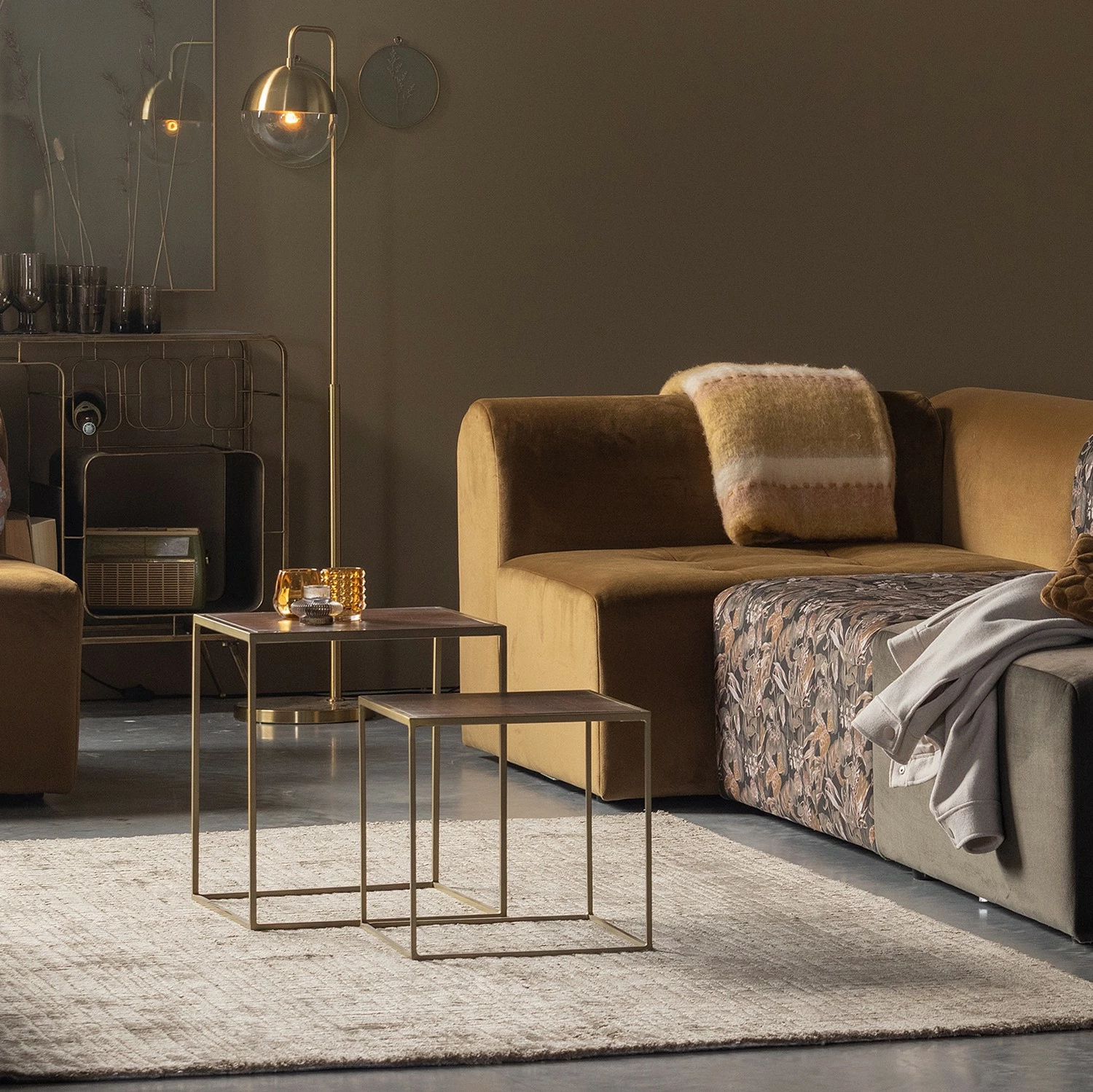 Red Living Beistelltisch Hawes (2-teilig) - Akazie massiv / Metall - Akazie / Messing 3 Red Living Beistelltisch Hawes (2-teilig) - Akazie massiv / Metall - Akazie / Messing – Bild 3