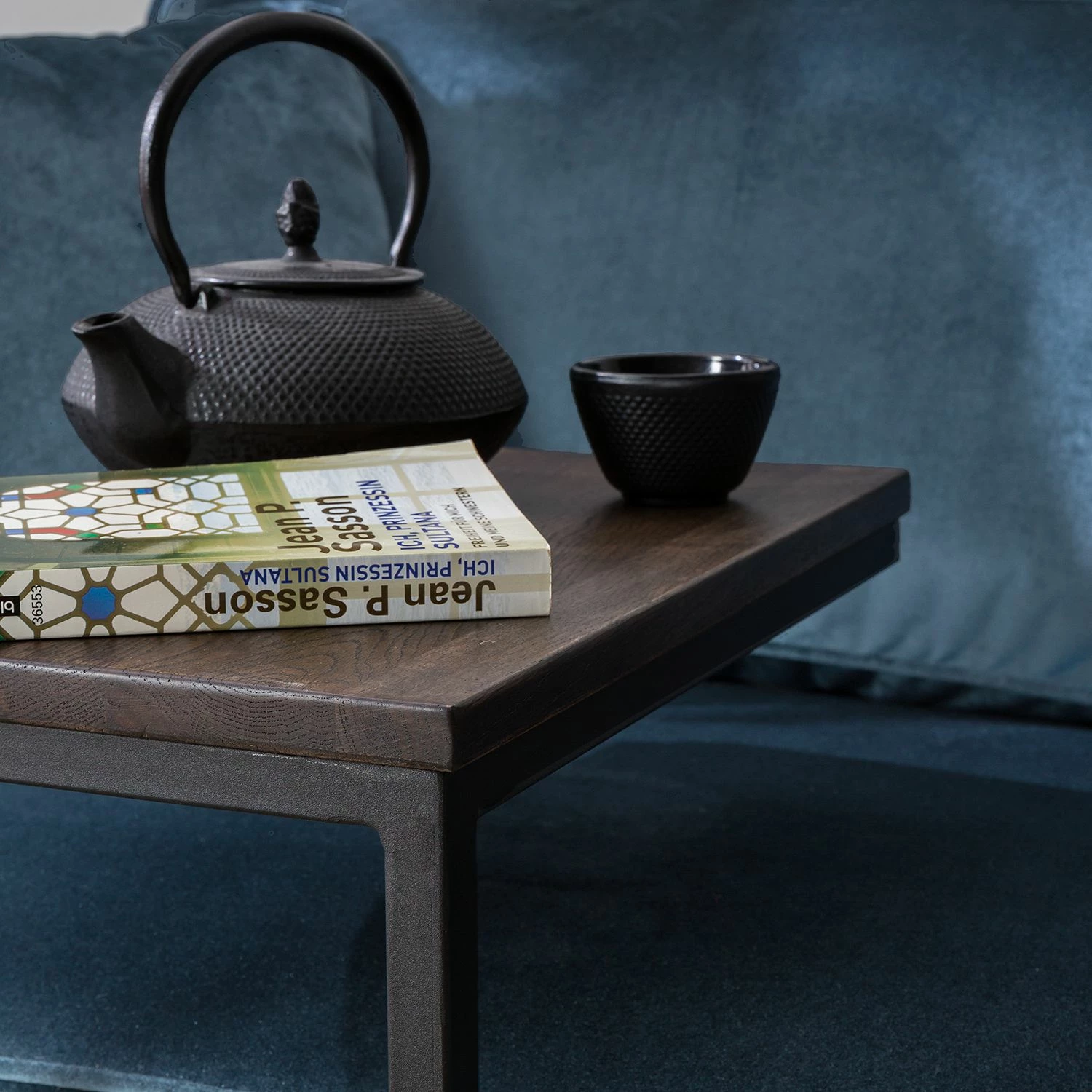 Eva Padberg Collection Beistelltisch Montverde II - Eiche massiv / Metall - Eiche Dunkel / Schwarz 4 Eva Padberg Collection Beistelltisch Montverde II - Eiche massiv / Metall - Eiche Dunkel / Schwarz – Bild 4