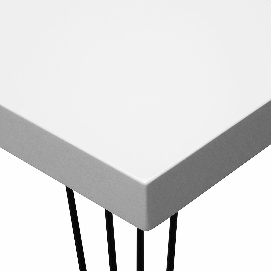 Fredriks Beistelltisch Strut II - Weiß / Schwarz 2 Fredriks Beistelltisch Strut II - Weiß / Schwarz – Bild 2