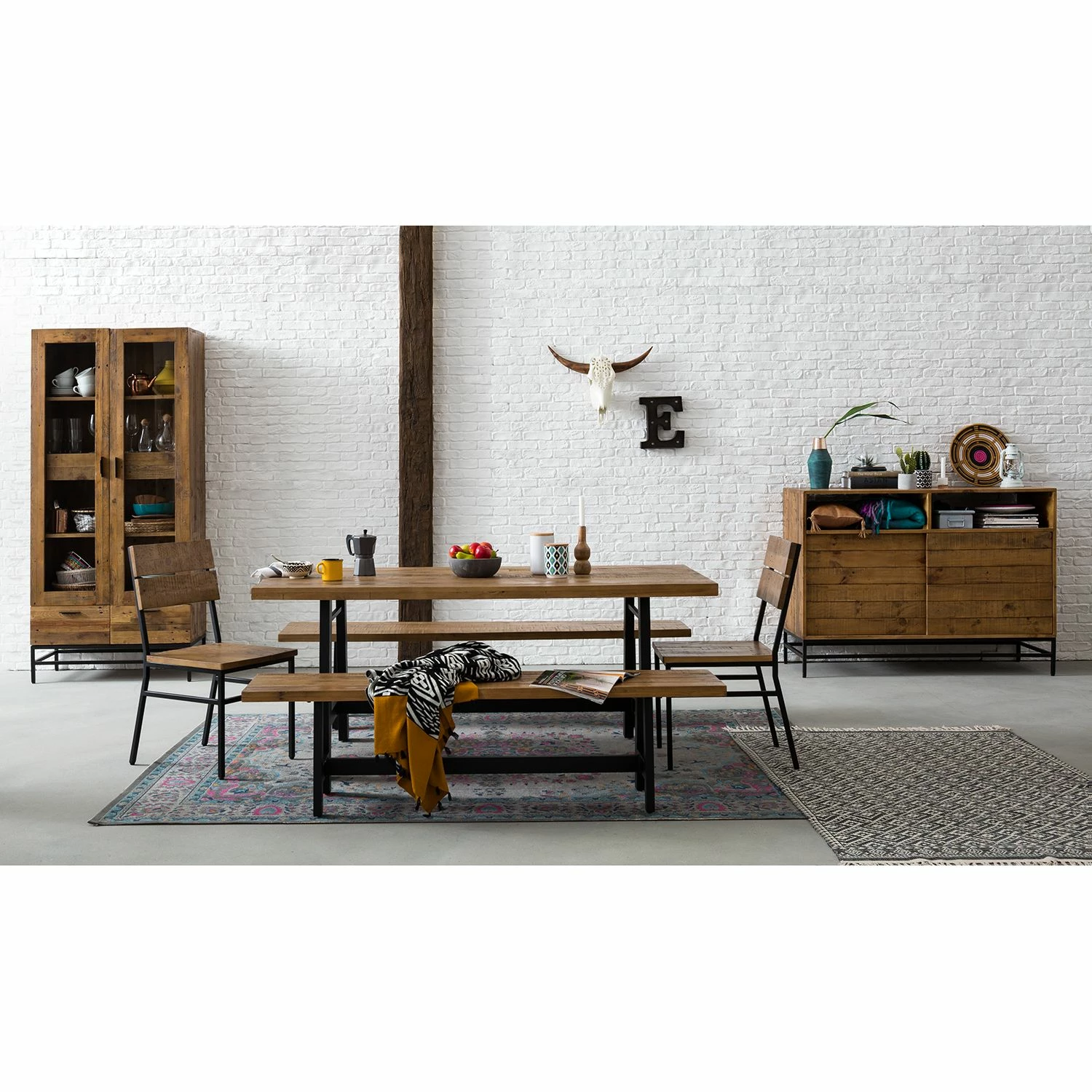 Ars manufacti Vitrinenschrank Grasby - Altholz Pinie / Metall - Pinie Dunkel / Schwarz 2 Ars manufacti Vitrinenschrank Grasby - Altholz Pinie / Metall - Pinie Dunkel / Schwarz – Bild 2