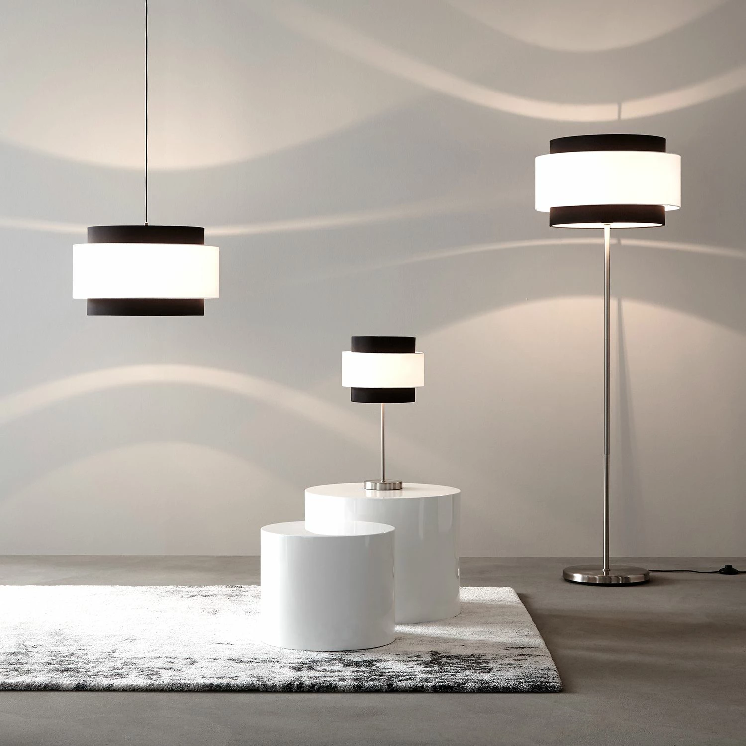 Fredriks Beistelltisch Circle (2er-Set) - Hochglanz Weiß 4 Fredriks Beistelltisch Circle (2er-Set) - Hochglanz Weiß – Bild 4